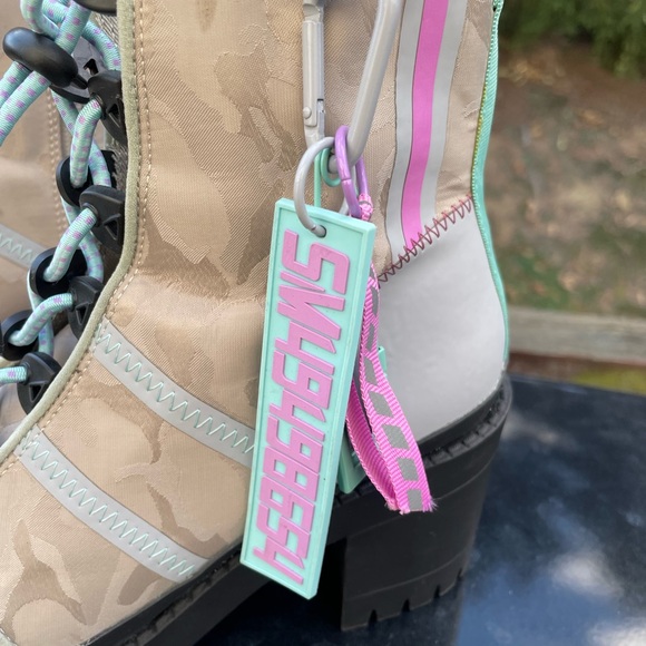 Size 7 Steve Madden Betamax Chunky Sole Combat Boot Cyberpunk Rave Pastel Goth - Picture 6 of 8